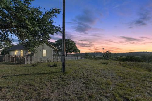 Cottage At Twin Oaks