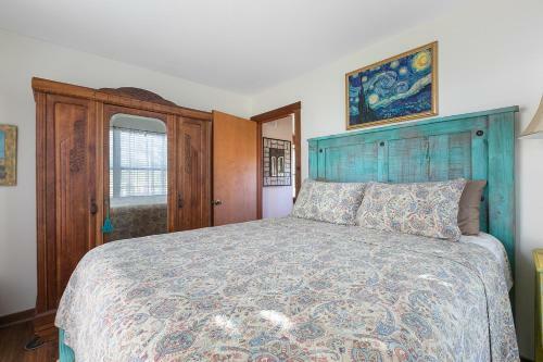 Cottage At Twin Oaks