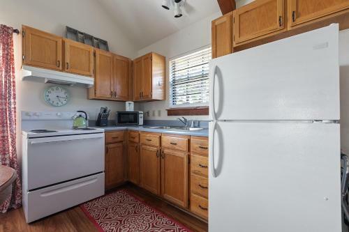 Cottage At Twin Oaks