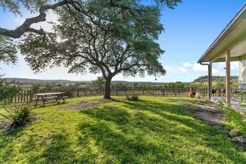 Cottage At Twin Oaks