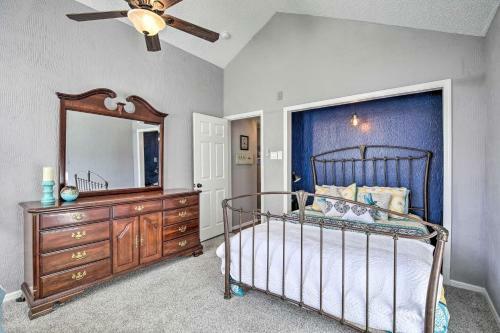 Cozy Cove Tool Home With Canal-facing Balcony