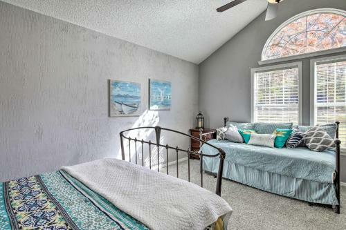 Cozy Cove Tool Home With Canal-facing Balcony