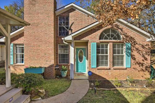 Cozy Cove Tool Home With Canal-facing Balcony