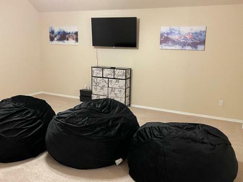 Modern 3br House - Game Room, Office, Backyard