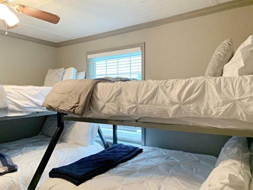 Waters Edge Villa A - Just A Few Blocks From The Beach, Jetty And Splash Park!