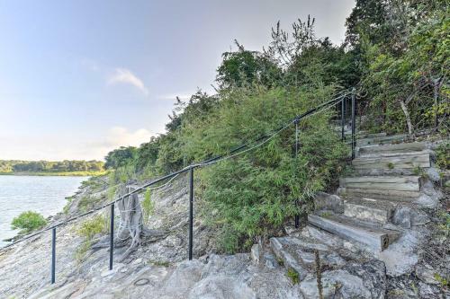 Temple Lakefront Hideaway 12 Miles To Downtown!