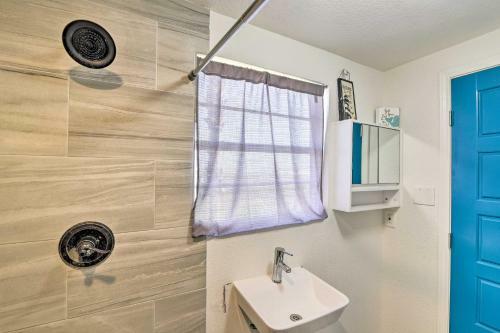 Bright And Breezy Home 4 Blocks To Beach!