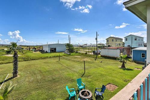 Surfside Beach Hideaway With Private Yard!