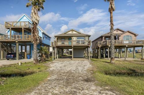 New Stunning Beach House With Grill&views