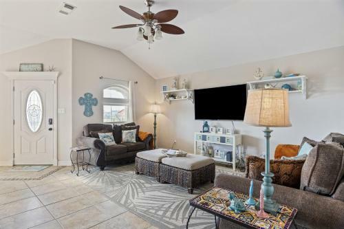 New Stunning Beach House With Grill&views