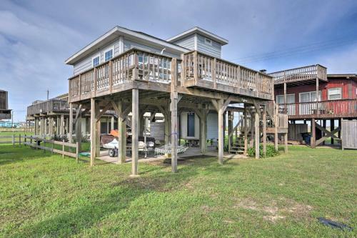 Colorful Texas Coast House With Beach Access!