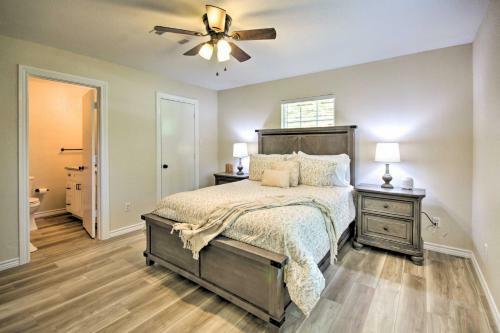 Relaxing Tomball Retreat Walk To Main Street
