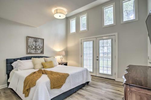 Pet-friendly Cottage, 3 Blocks To Main St!
