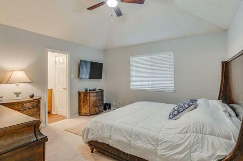 Home On The Prairie A Cheerful 3br 2bt W Big Yard