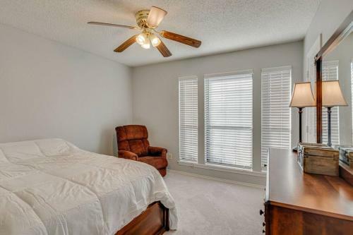 Home On The Prairie A Cheerful 3br 2bt W Big Yard