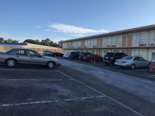 Hotel Tyler Inn & Suites