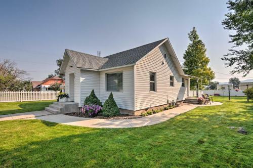 Home With Fenced Yard By 5 Mighty Natl Parks