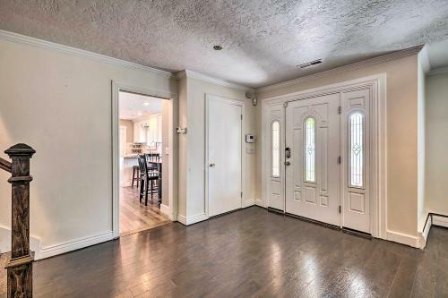 Chic Cottonwood Heights Home Family Friendly