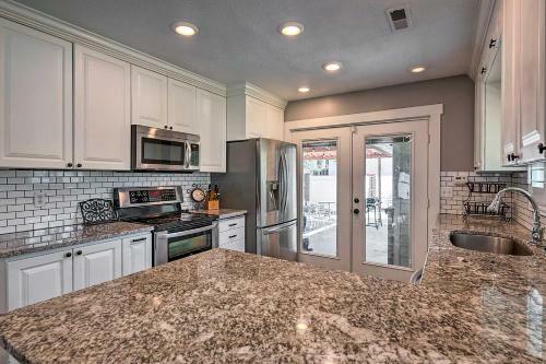 Chic Cottonwood Heights Home Family Friendly