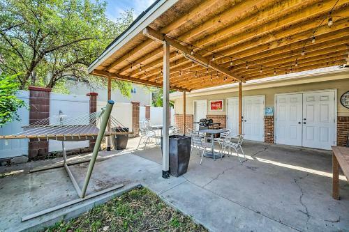Chic Cottonwood Heights Home Family Friendly