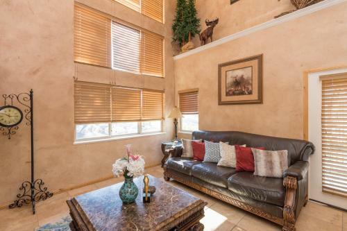 Luxury Townhouse In Wolf Creek