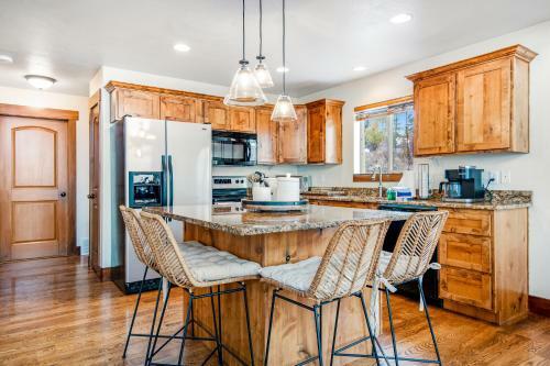 Peaceful Bear Lake Home