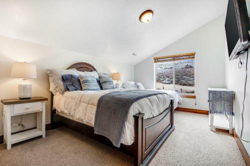 Peaceful Bear Lake Home