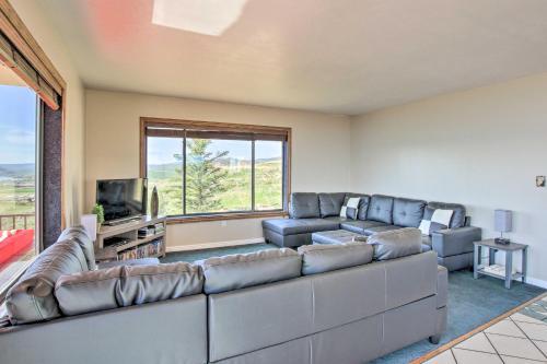 Breathtaking Bear Lake Escape With Game Room!