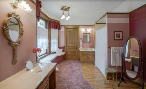 Dakotah Rose Bed And Breakfast