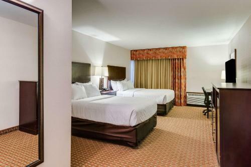 Hotel Holiday Inn Riverside Minot