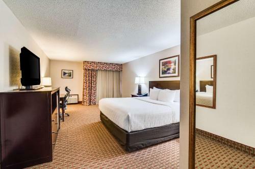 Hotel Holiday Inn Riverside Minot