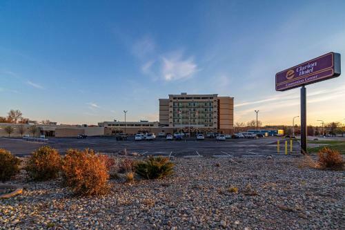 Hotel Holiday Inn Riverside Minot