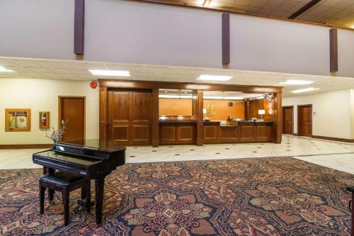 Hotel Holiday Inn Riverside Minot