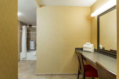 Hotel Holiday Inn Riverside Minot
