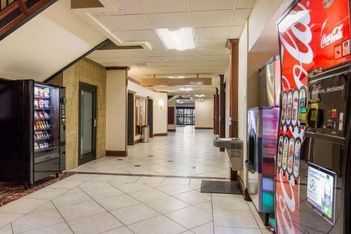 Hotel Holiday Inn Riverside Minot