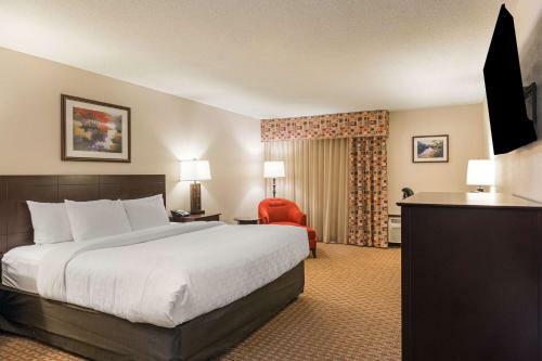 Hotel Holiday Inn Riverside Minot