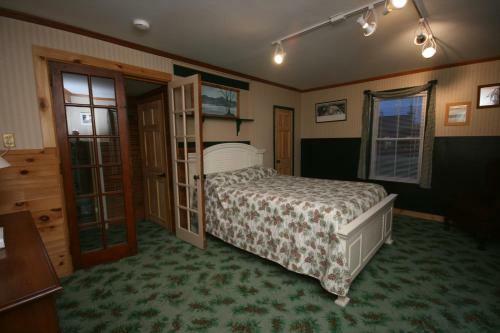 Bed & Breakfast Spruce Lodge Llc