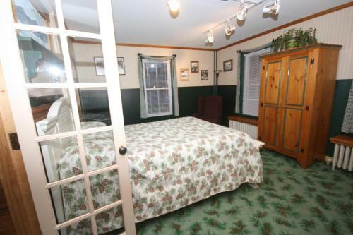 Bed & Breakfast Spruce Lodge Llc