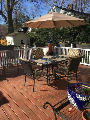 Clichy Inn Bed And Breakfast