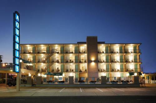 Aquarius Motor Inn