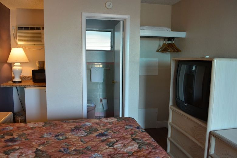 Royal Court Motel