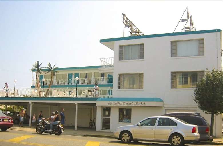 Royal Court Motel