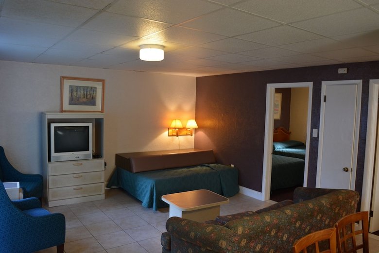 Royal Court Motel