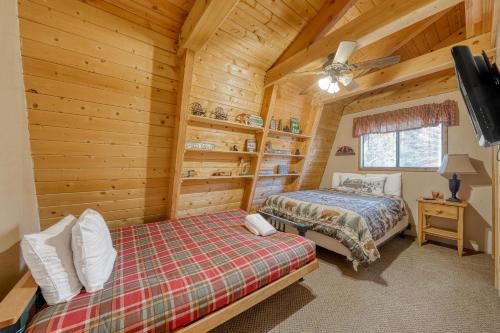 Cozy Woodland Cabin