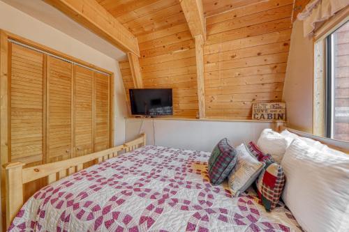 Cozy Woodland Cabin