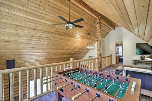 Beautiful Oakley Cabin With Private Hot Tub And Views!