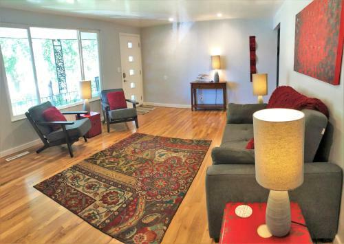 Huge Fully Updated 7-bedroom Home In Millcreek