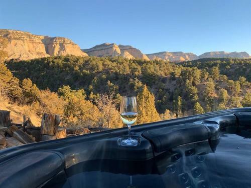 Skyfall Cabin. Stunning Views, Hot Tub, Minutes From Zion