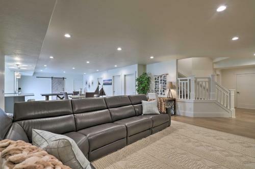 Saratoga Springs Home - Lake And Mountain Views