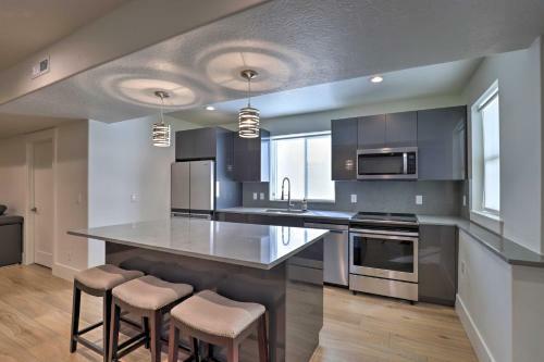 Saratoga Springs Home - Lake And Mountain Views